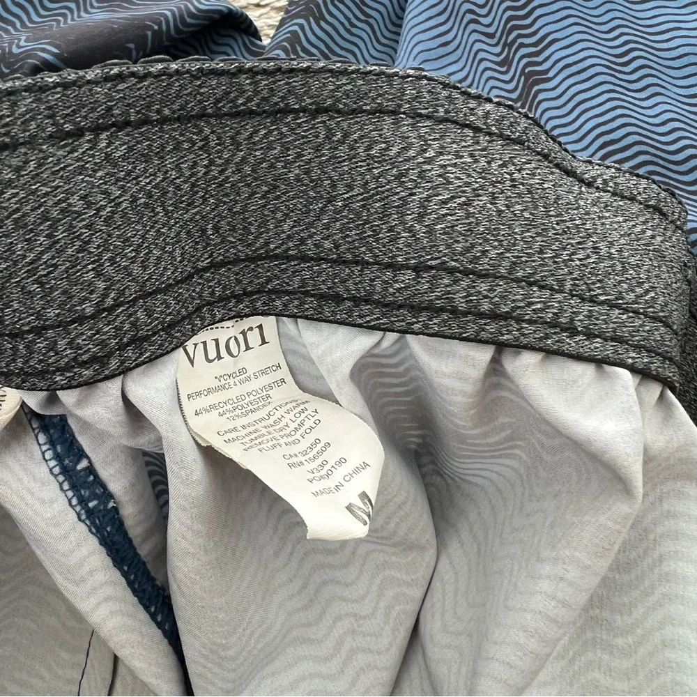 Vuori Blue Shorts with Light Blue Wave Print Size Medium